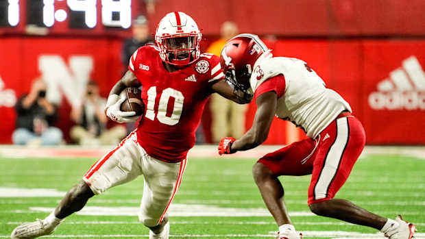 Anthony Grant run vs Tiawan Mullen 4Q 2022 Nebraska vs Indiana football USATSI_19160964